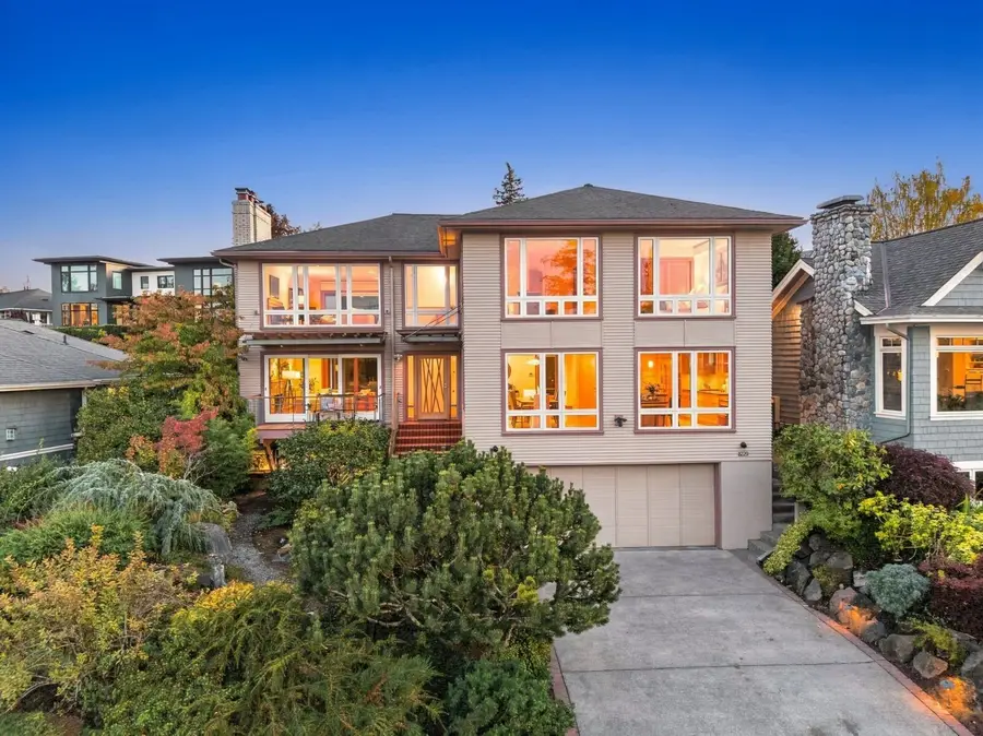 8229 Lakemont Drive Ne, Seattle, WA 98115 - #3