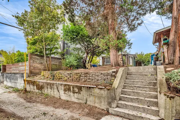 831 NW 52nd Street, Seattle, WA 98107