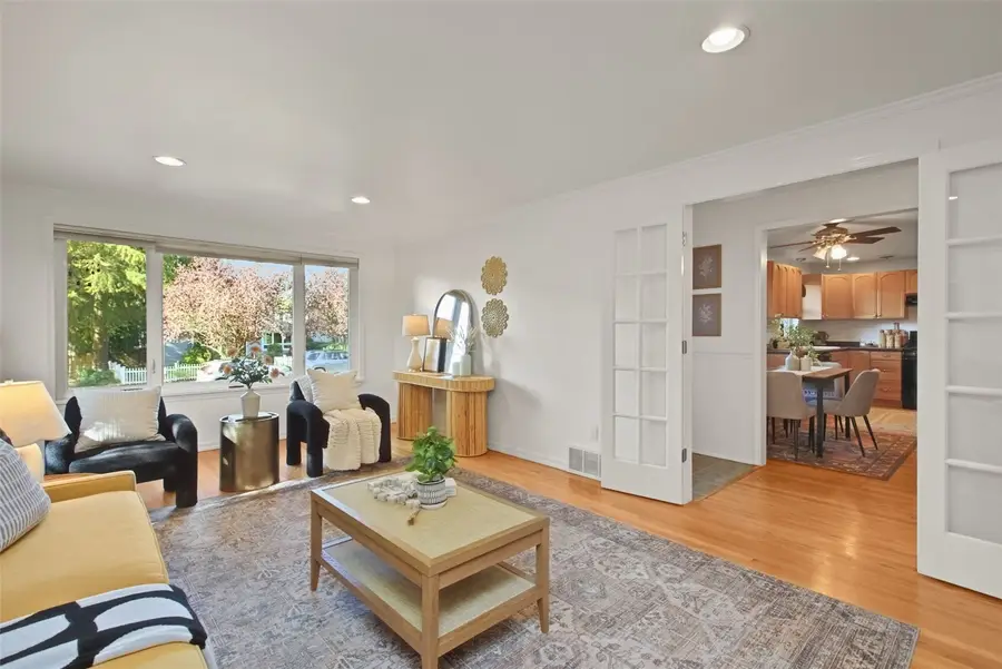 4148 52nd Avenue Sw, Seattle, WA 98116 - #3