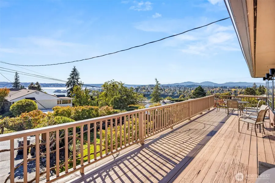 2139 E 17th Street, Bremerton, WA 98310 - #2