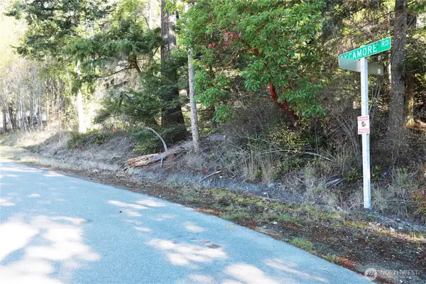 478 Mitchell Dr, Coupeville, WA 98239