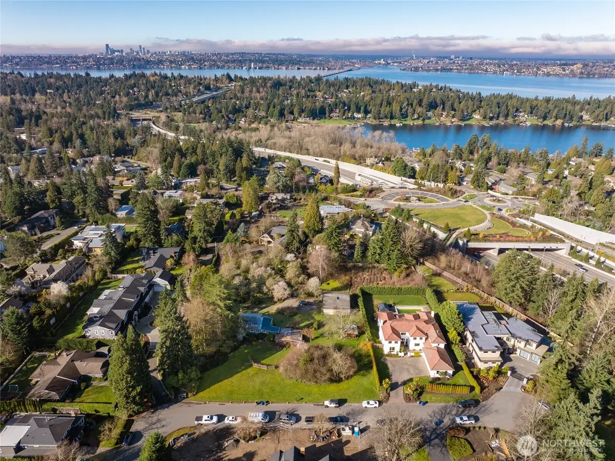 9406 NE 32nd Street, Clyde Hill, WA 98004 - #1
