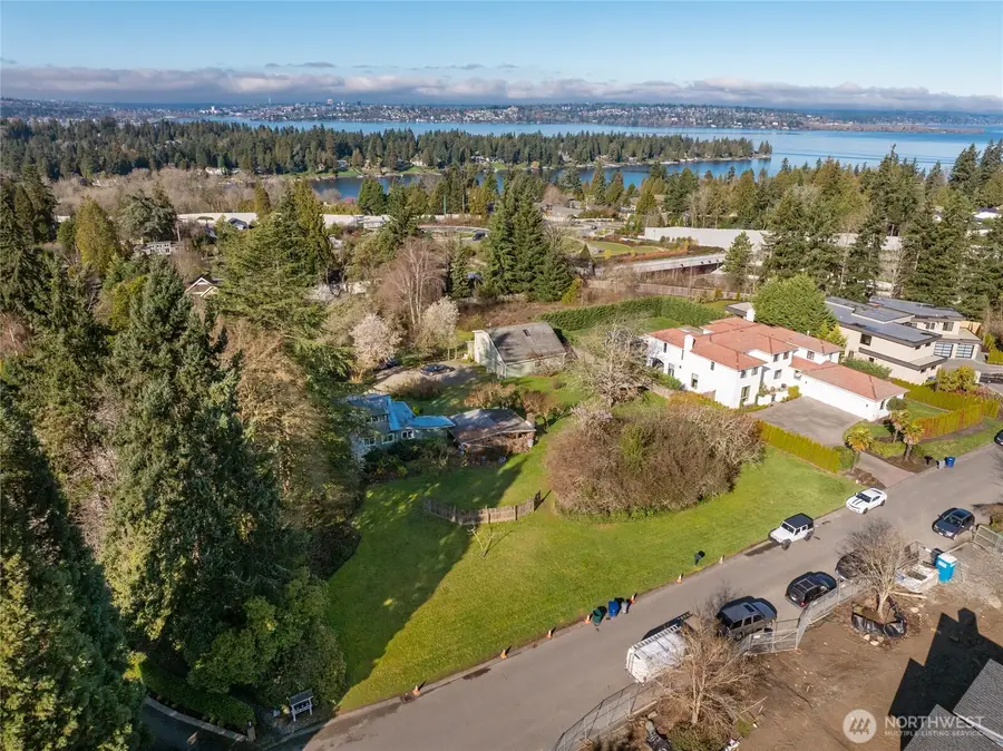 9406 NE 32nd Street, Clyde Hill, WA 98004 - #3