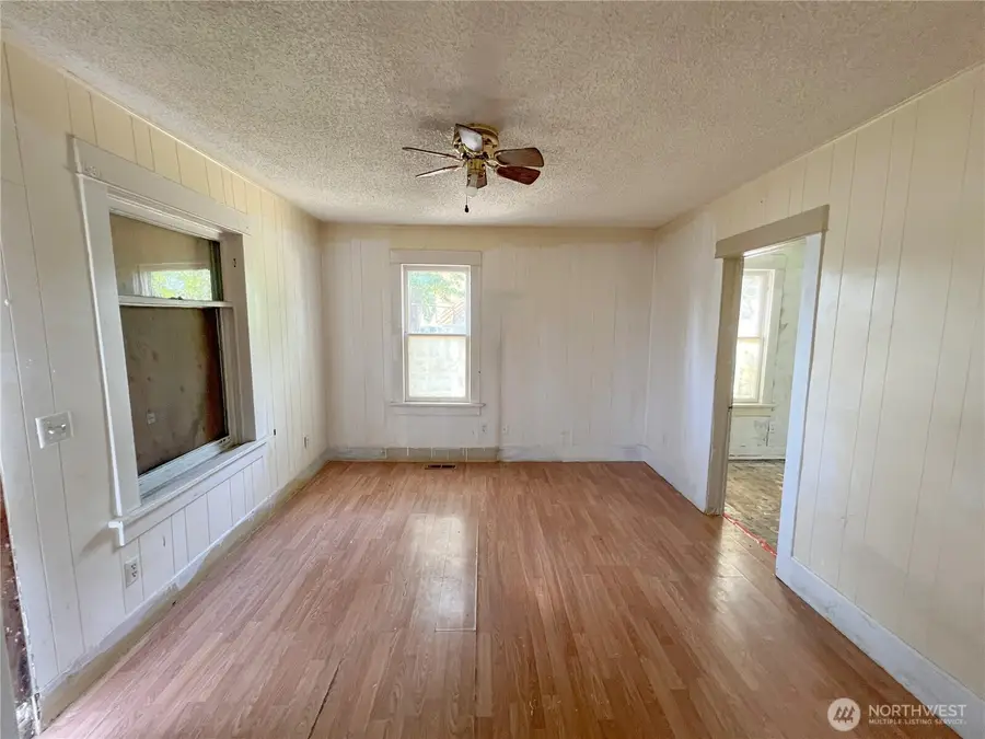 1102 Jefferson Avenue, Yakima, WA 98902 - #2