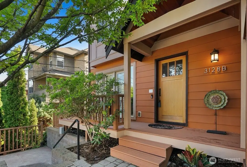 3128 Franklin Avenue E #B, Seattle, WA 98102 - #1