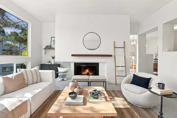 2500 W Manor Place #318, Seattle, WA 98199