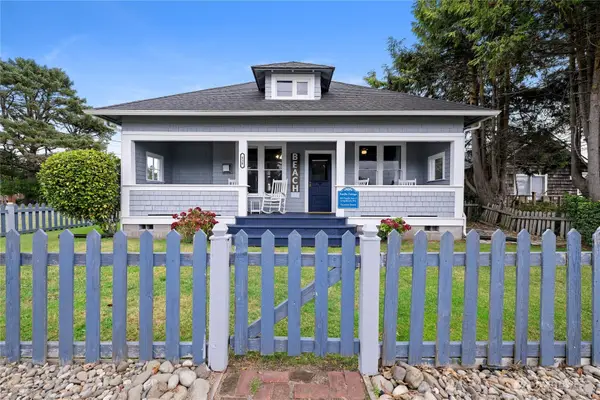810 Pacific Avenue N, Long Beach, WA 98631