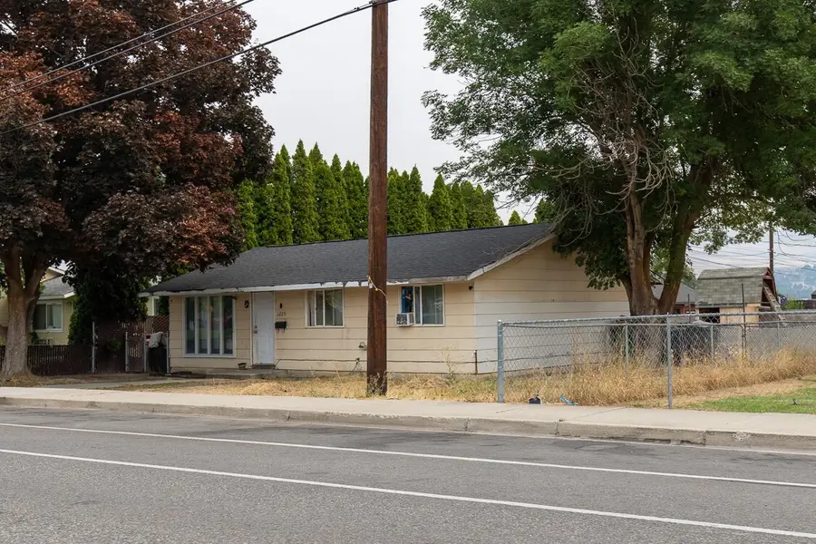1223 Methow Street, Wenatchee, WA 98801 - #3