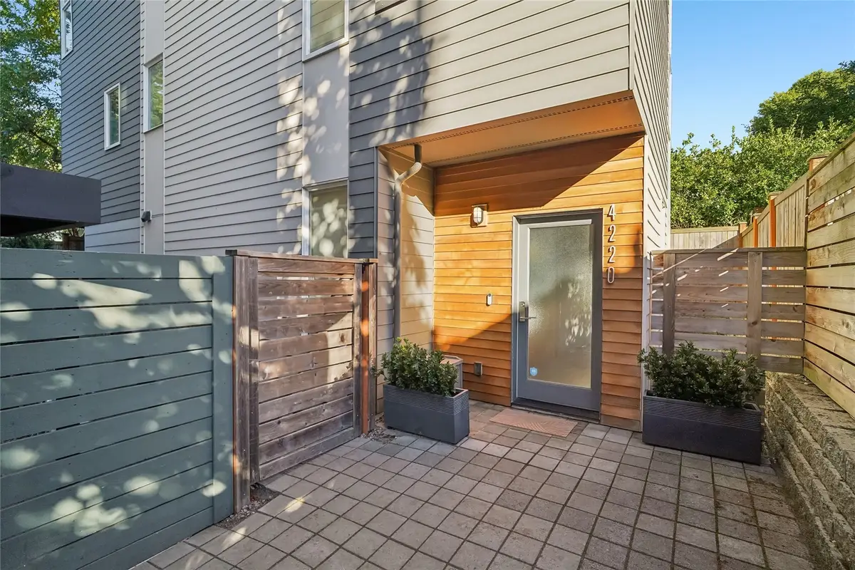 4220 6th Avenue Nw, Seattle, WA 98107 - #1