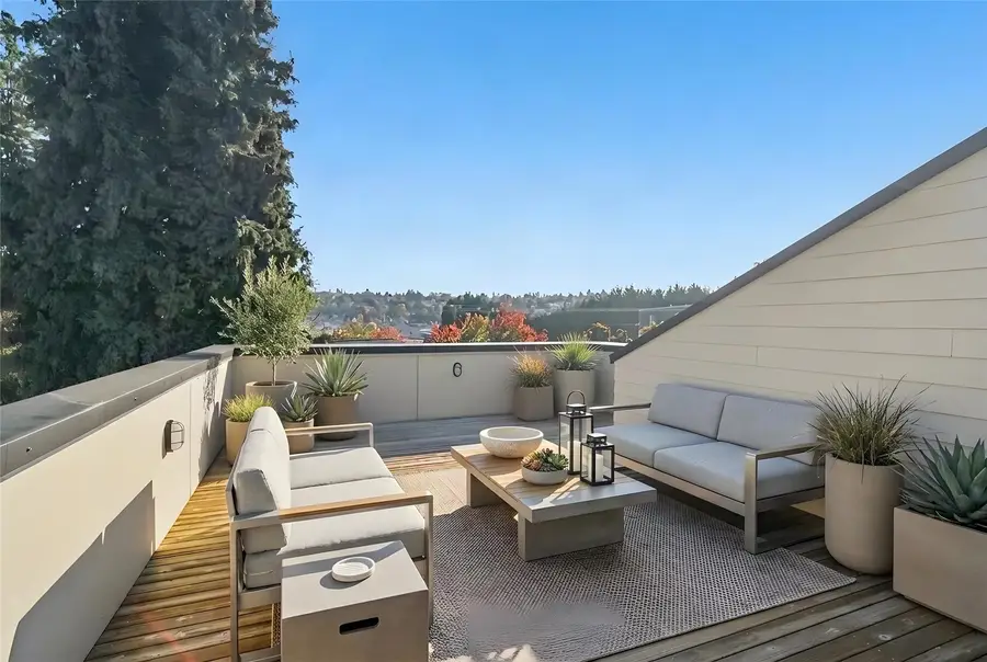 4220 6th Avenue Nw, Seattle, WA 98107 - #2