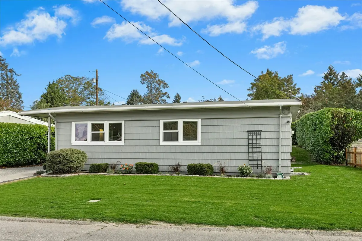 670 Dayton Avenue Ne, Renton, WA 98056 - #1