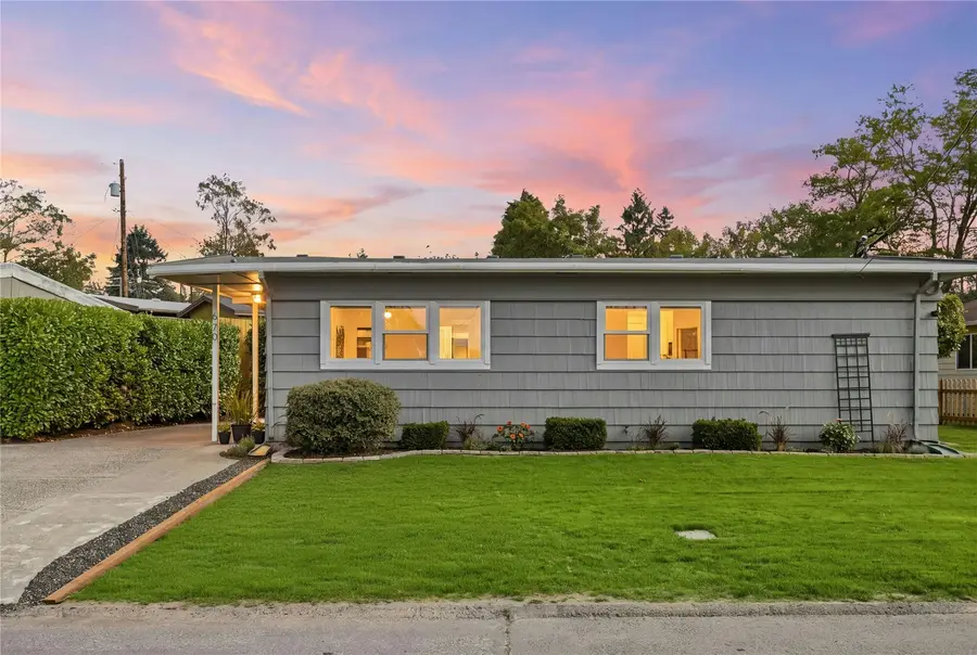 670 Dayton Avenue Ne, Renton, WA 98056 - #2