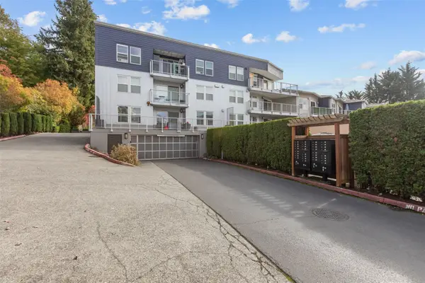 11920 98th Avenue Ne #301, Kirkland, WA 98034