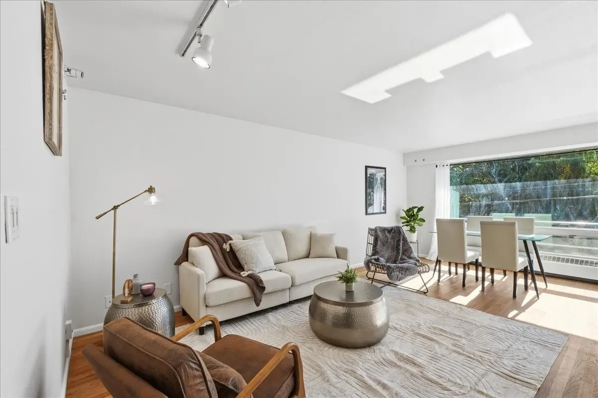 530 W Olympic Place #206, Seattle, WA 98119 - #1