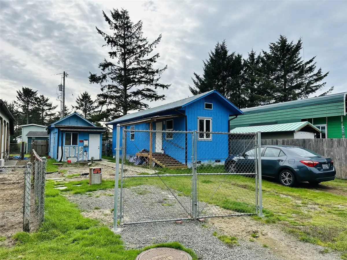 127 Victoria Loop Ne, Ocean Shores, WA 98569 - #1