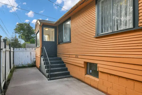 1216 N 103rd Street, Seattle, WA 98133