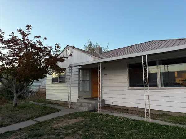 1557 1st St Se, East Wenatchee, WA 98802