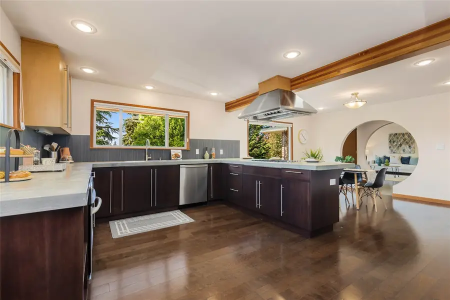 11704 Palatine Avenue N, Seattle, WA 98133 - #2