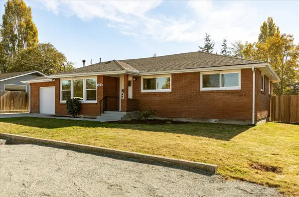 569 SE 6th Avenue, Oak Harbor, WA 98277