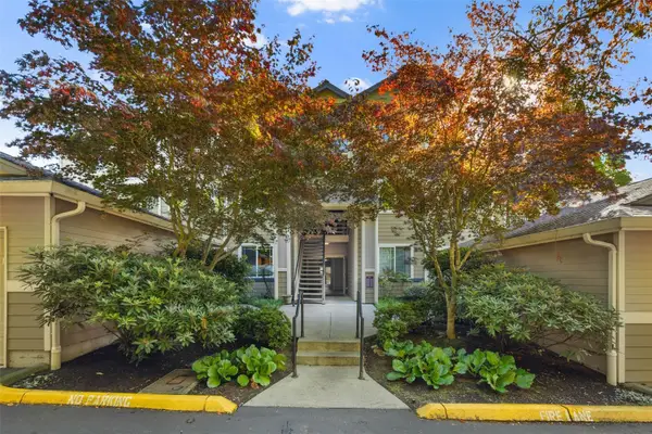 107 164th Street Se #2-301, Bothell, WA 98012