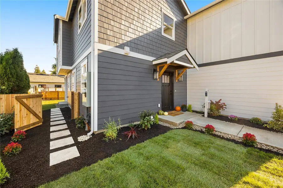 6611 Commercial Avenue #1, Everett, WA 98203 - #2