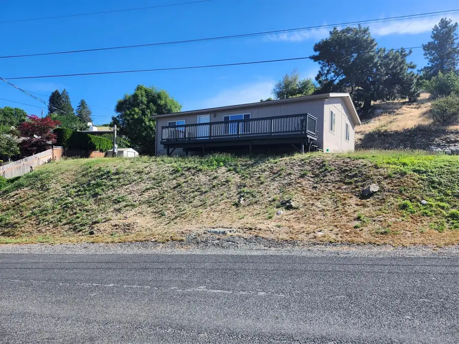 130 Olive Avenue, Manson, WA 98831 - #2