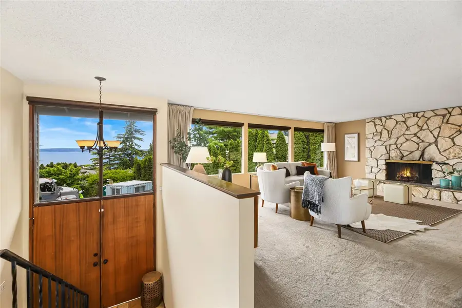4553 53rd Avenue Sw, Seattle, WA 98116 - #3
