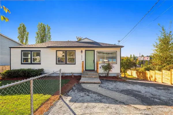16504 20th Avenue W, Lynnwood, WA 98037