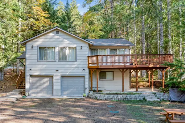 41 N Lookout Place, Hoodsport, WA 98548