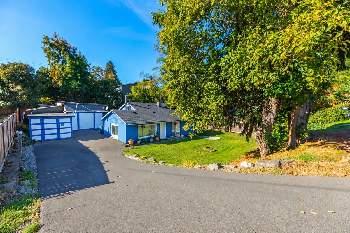 10433 1st Avenue Sw, Seattle, WA 98146 - #1