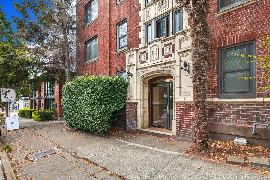 307 Queen Anne Avenue N, Seattle, WA 98109 - #2