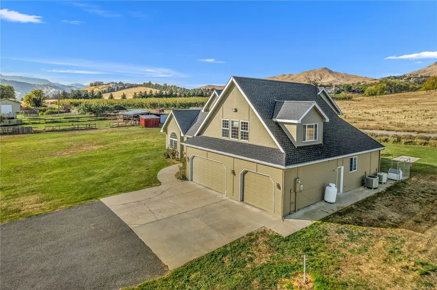 916 Easy Street, Wenatchee, WA 98801 - #2