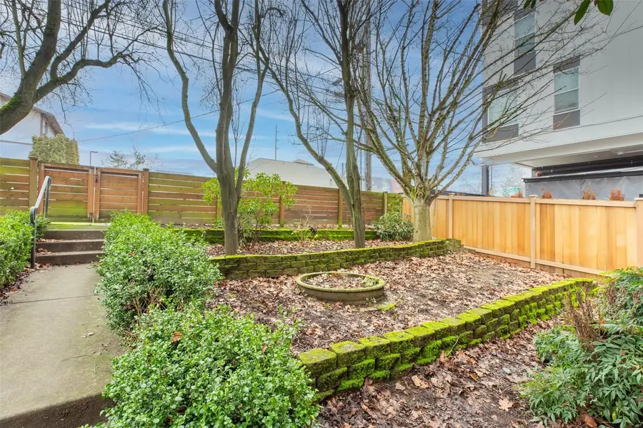 10511 Midvale Avenue N #101, Seattle, WA 98133 - #3
