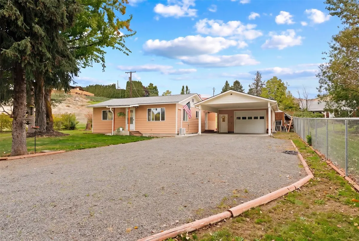 381 Selah Naches Road, Selah, WA 98942 - #1