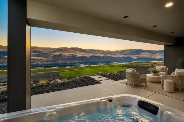 25 Syrah Lane, Rock Island, WA 98850