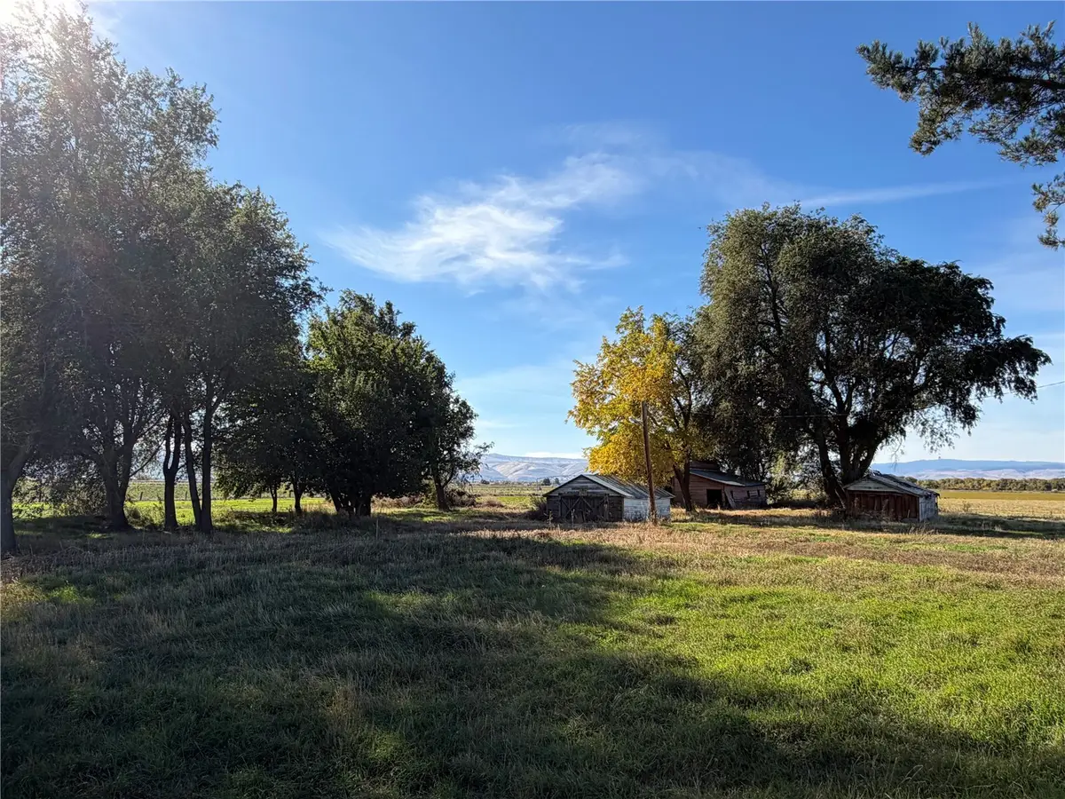 409 S Main Street, Kittitas, WA 98934 - #1