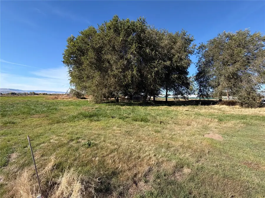 409 S Main Street, Kittitas, WA 98934 - #3
