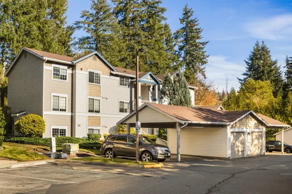 25235 SE Klahanie Boulevard #M202, Sammamish, WA 98029
