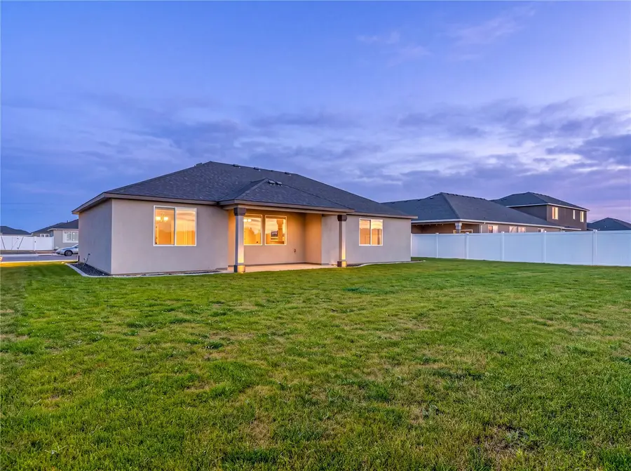 819 P Street Sw, Quincy, WA 98848 - #3