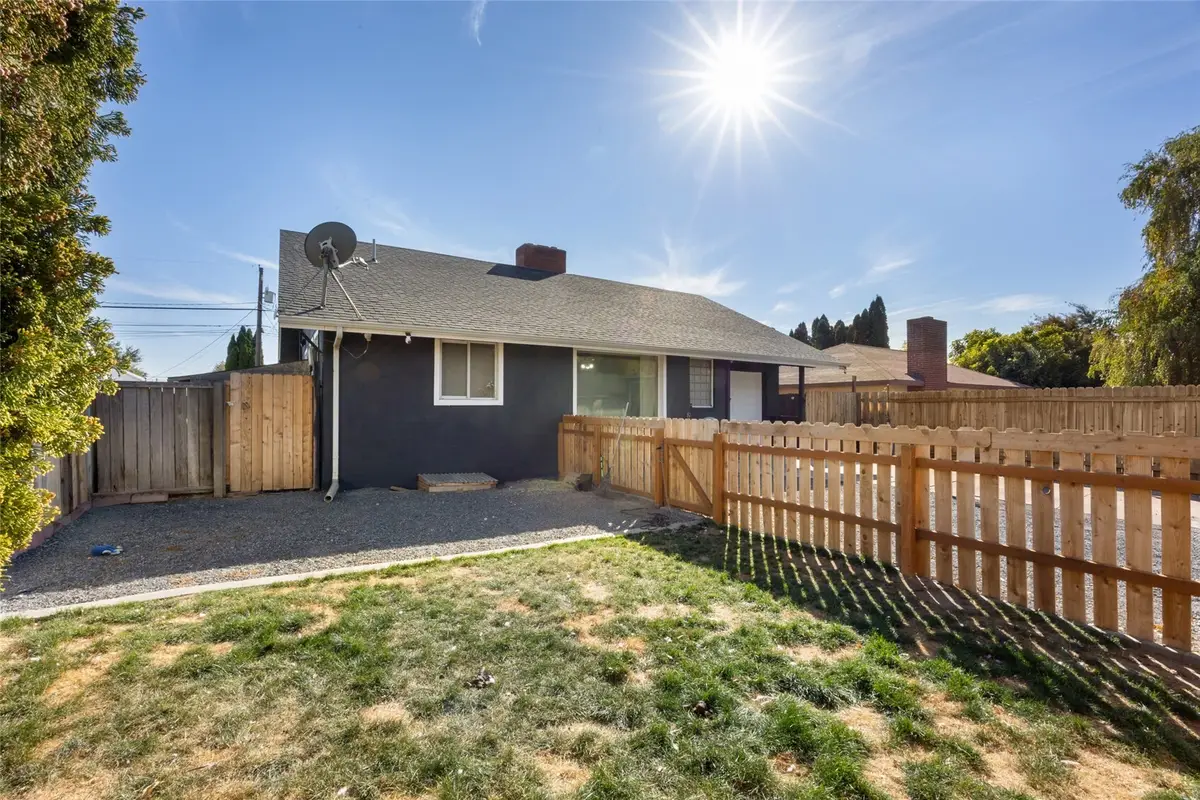 1218 SW D Street, Ephrata, WA 98823 - #1