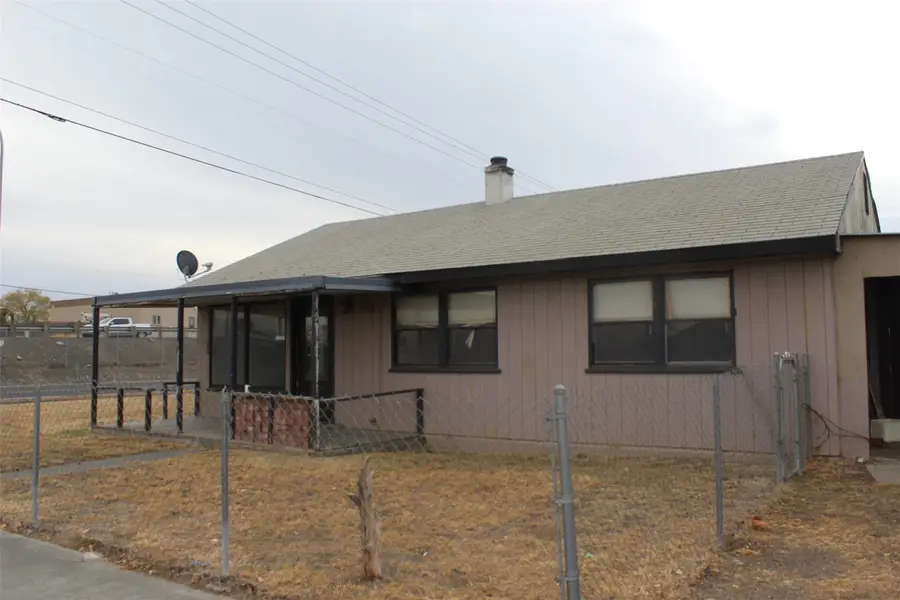 1237 E Terrace Avenue, Moses Lake, WA 98837 - #2