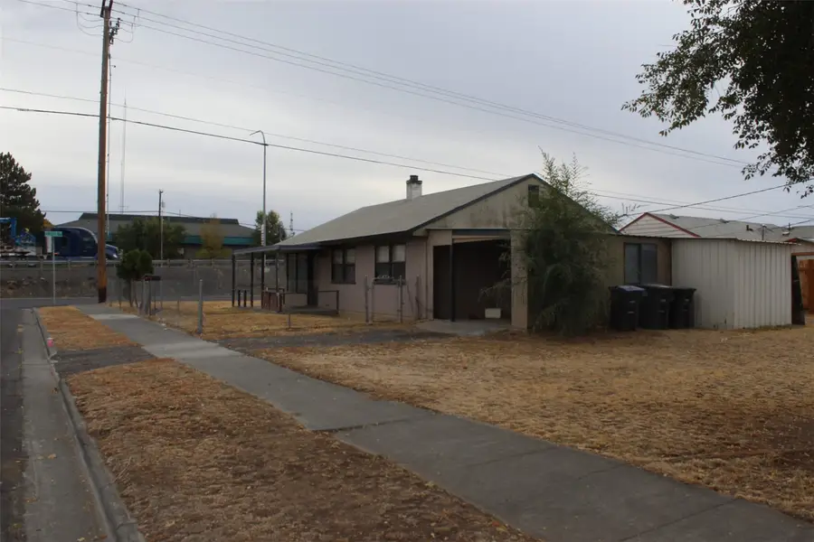1237 E Terrace Avenue, Moses Lake, WA 98837 - #3