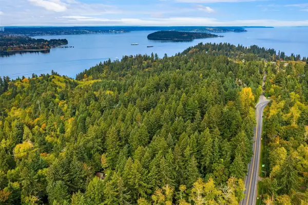 12060 Vashon Highway Sw, Vashon, WA 98070