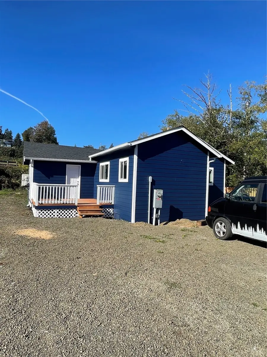 217 Bradford Street, Raymond, WA 98577 - #2