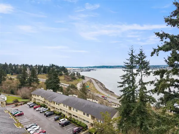 1700 W Sunn Fjord Lane #L-110, Bremerton, WA 98312