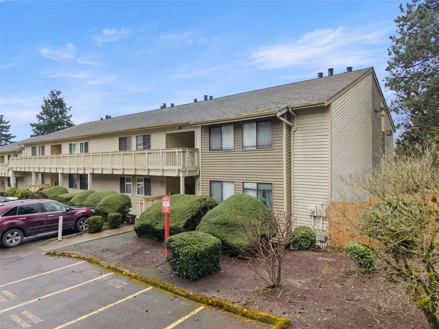 1700 W Sunn Fjord Lane #L-110, Bremerton, WA 98312 - #2
