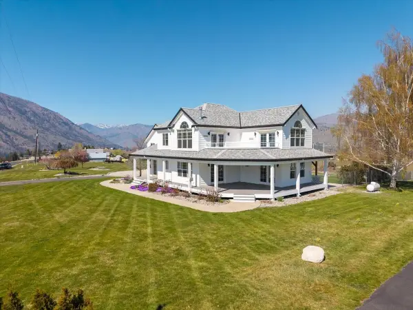 1190 Summit Boulevard, Manson, WA 98831