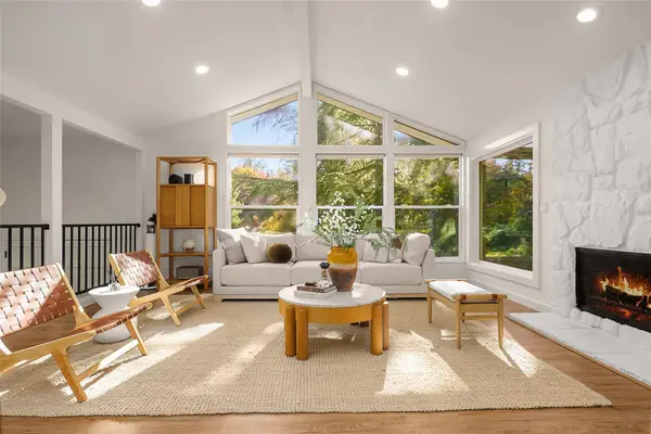 21810 NE 16th Street, Sammamish, WA 98074