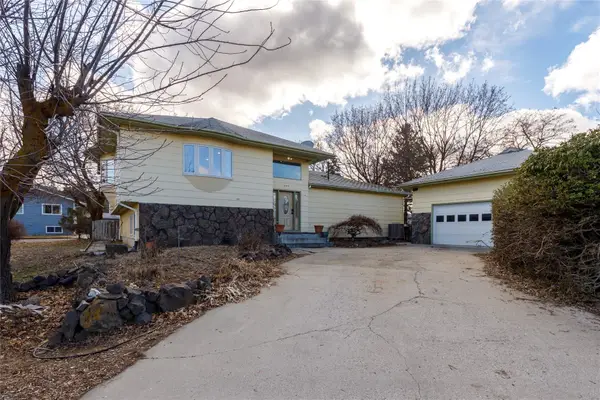 200 Sunny Drive, Electric City, WA 99123