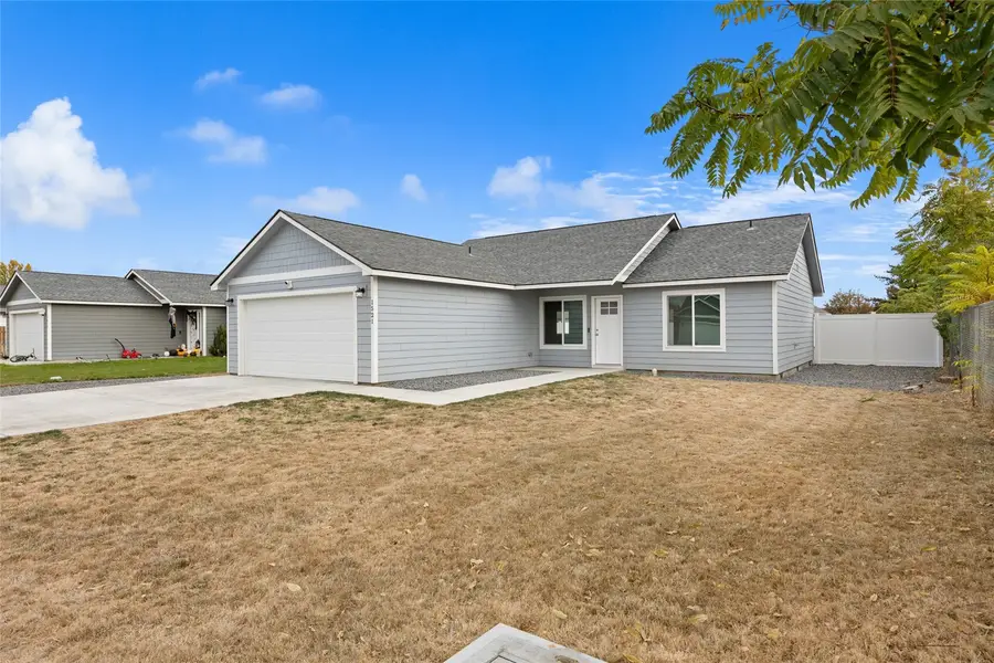 1521 S Roberta Street, Moses Lake, WA 98837 - #2